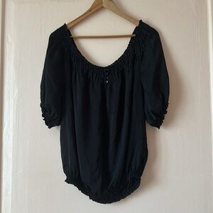 Violet & Claire Black Balloon Top